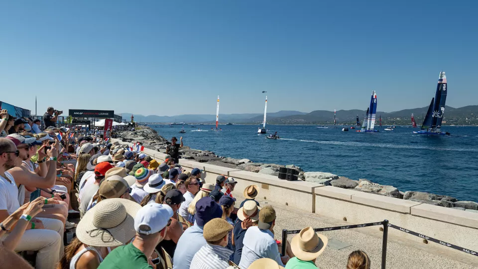 Le public devant la course