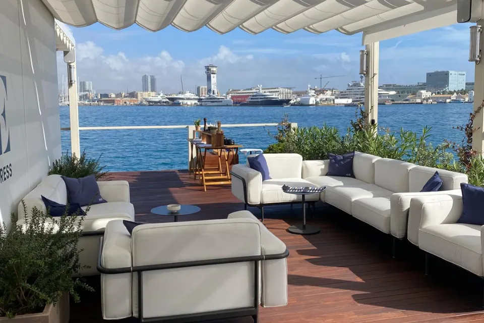 Terrasse de la base
