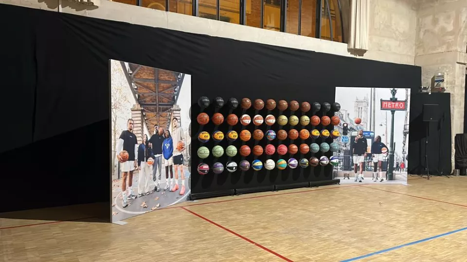 Ball wall