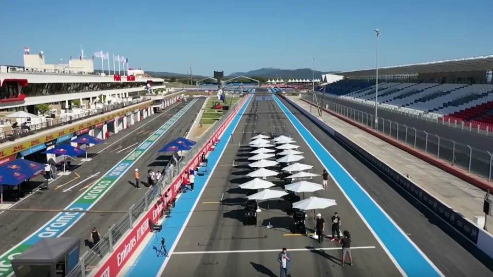 Les playseat sur le circuit vu du ciel