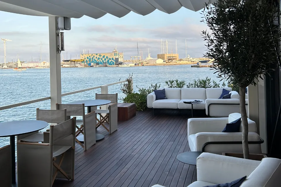 Terrasse de la base