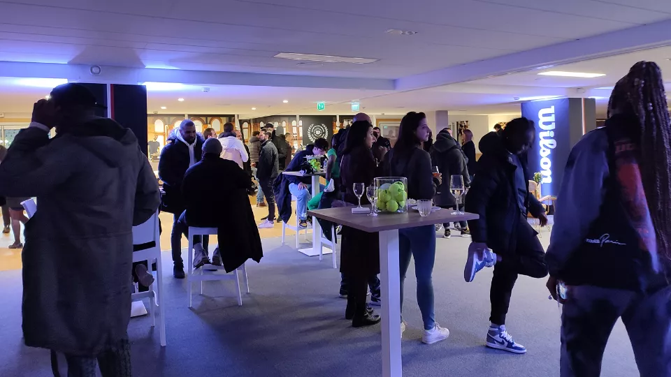 Cocktails et animations dans les salons de Roland Garros