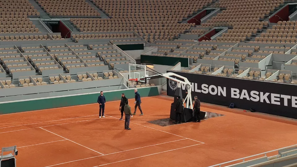 Installation du panier sur le court