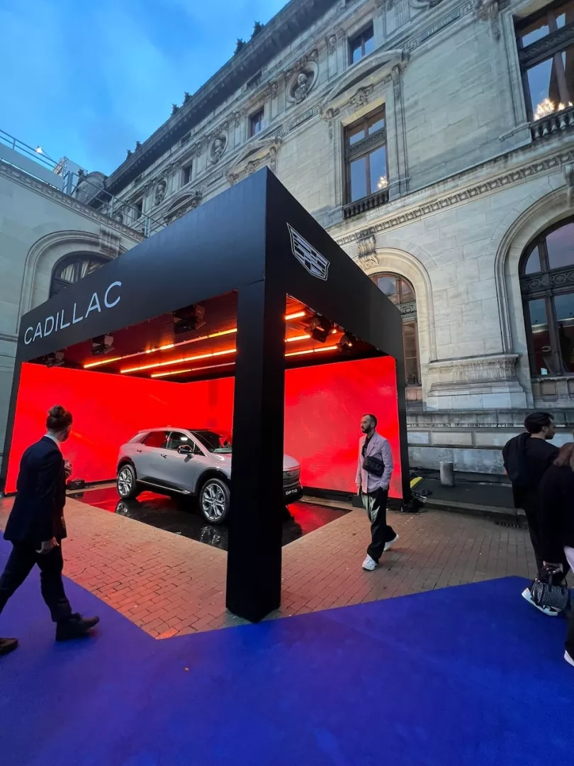 Exposition d'une voiture